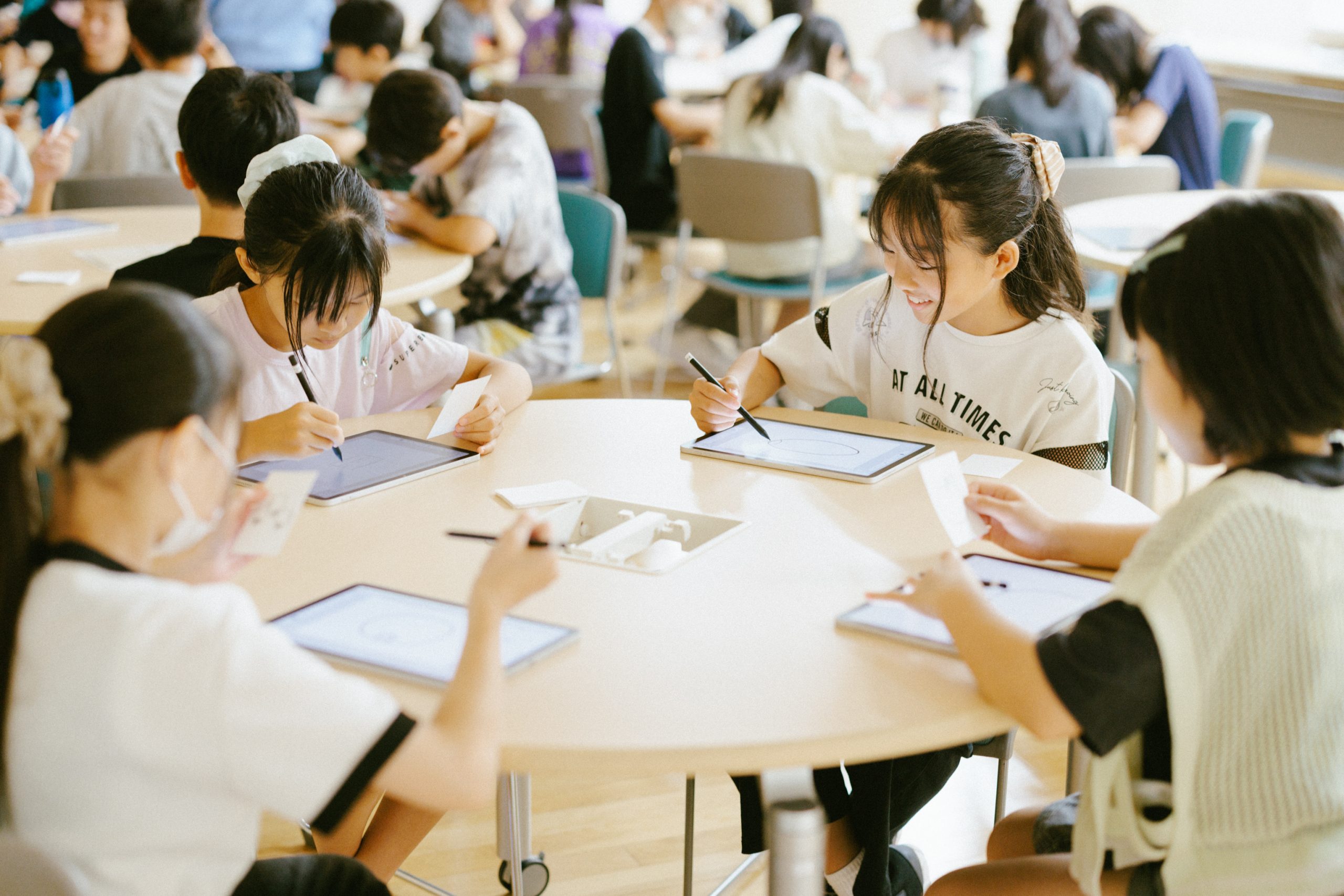 令和７年度SIAFスクール出前授業がスタートしました！ ～「自分だけのモンスターをつくってみよう！」編～
