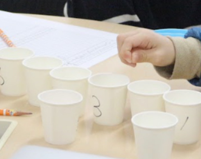 「紙コップ AI」で学ぶアルゴリズム