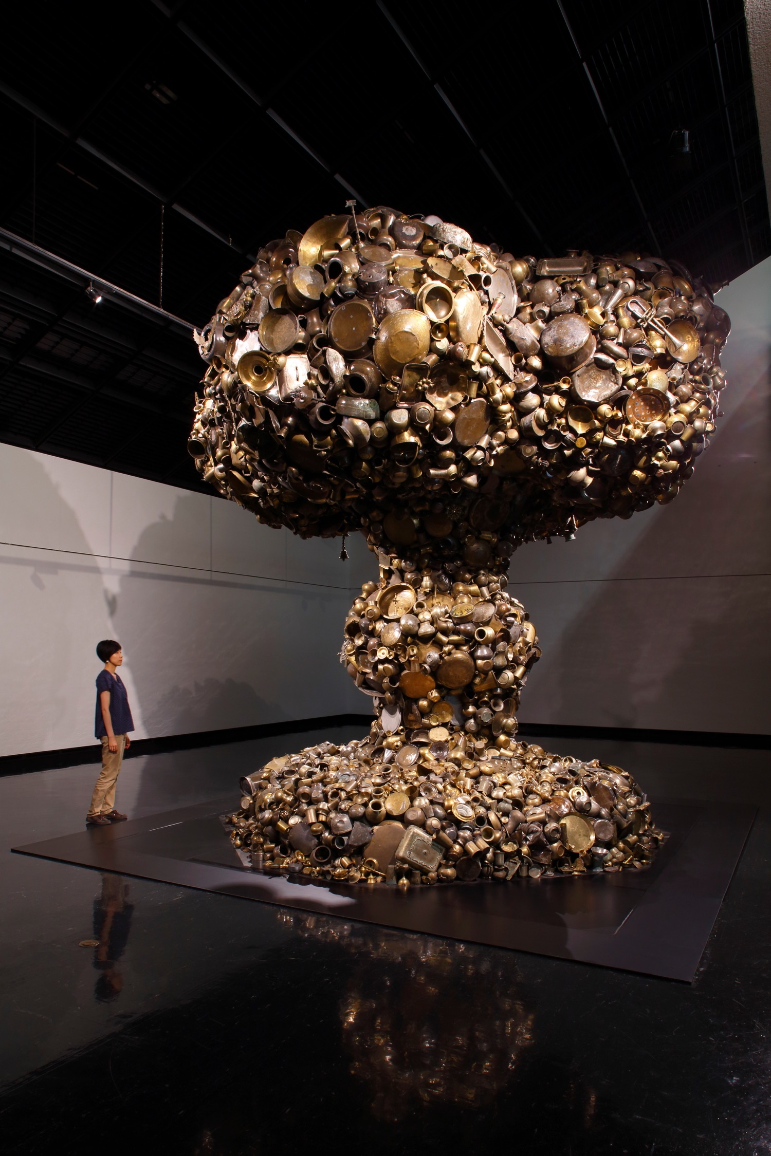 スボード・グプタ《ライン・オブ・コントロール (1)》2008,Photo by KIOKU Keizo