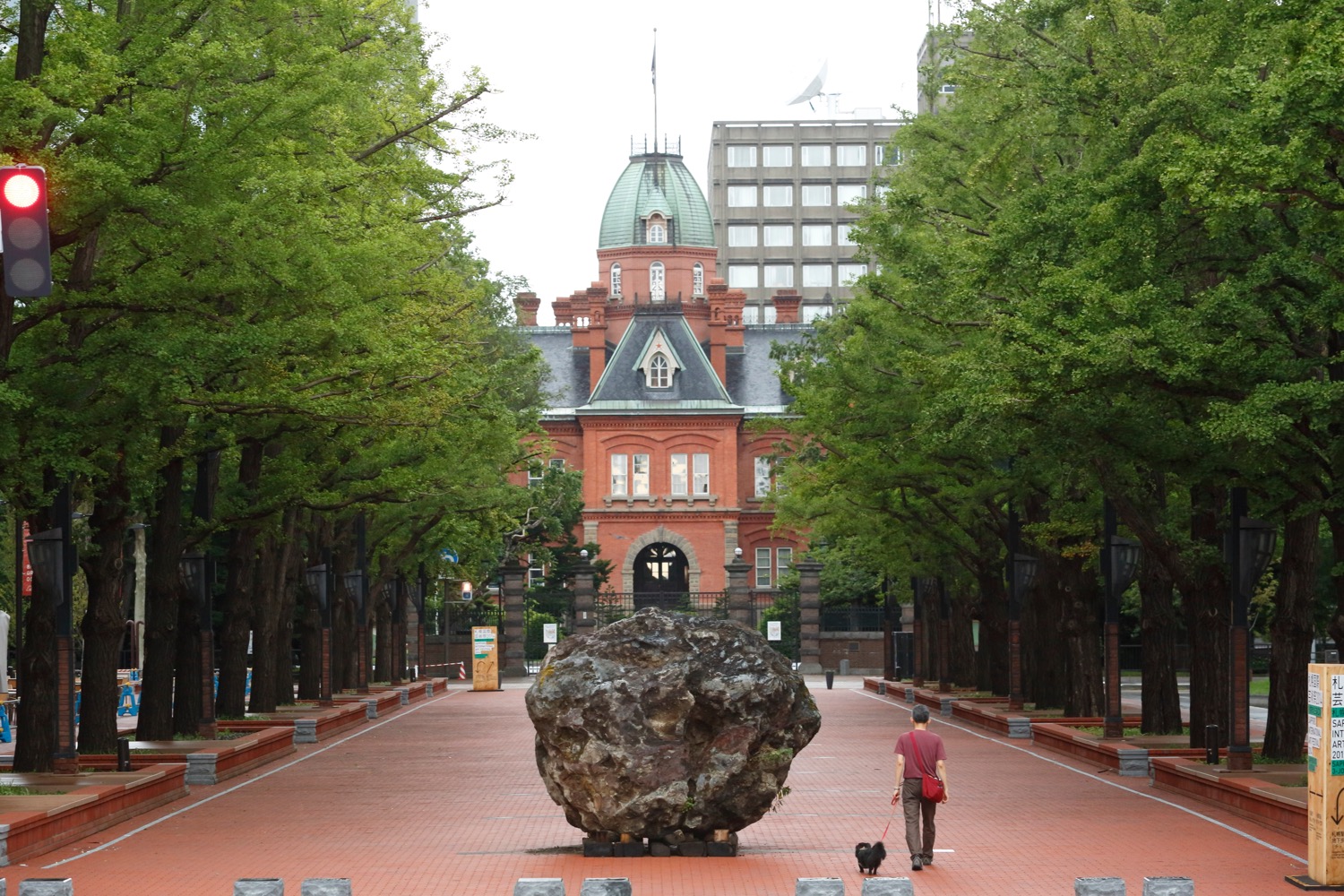 島袋道浩《一石を投じる》2014,Photo by KIOKU Keizo