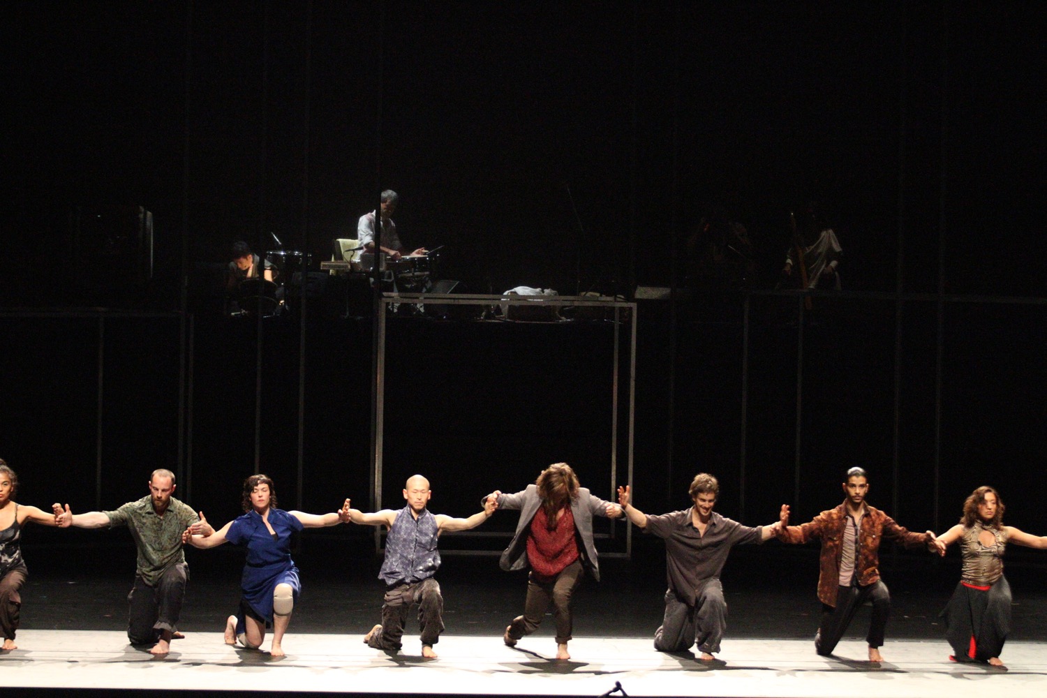 Sidi Larbi Cherkaoui + Damien Jalet「Babel (words)」,Photo by KOMAKI Yoshisato