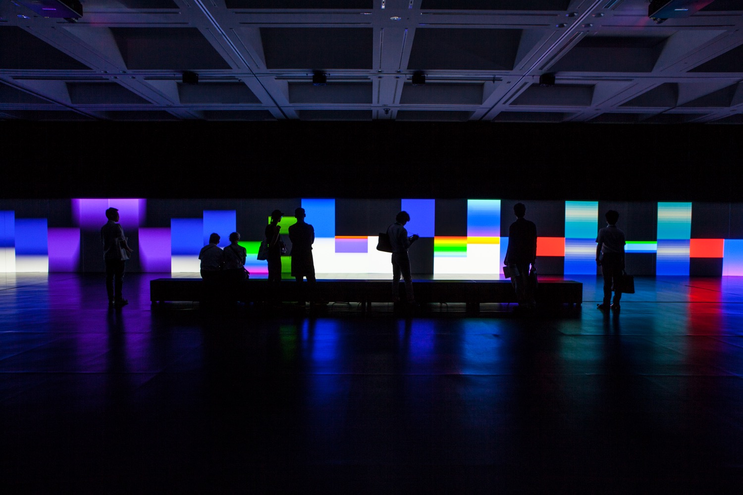 カールステン・ニコライ《ユニカラー》2014,Photo by KIOKU Keizo