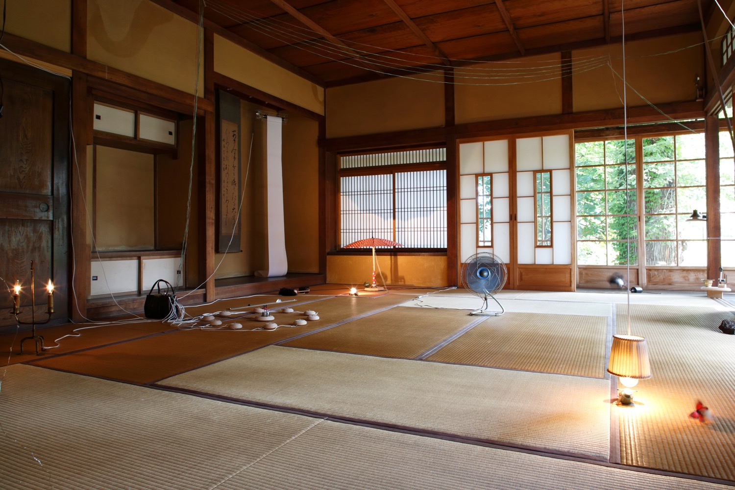 毛利悠子《サーカスの地中》2012-2014,Photo by KIOKU Keizo