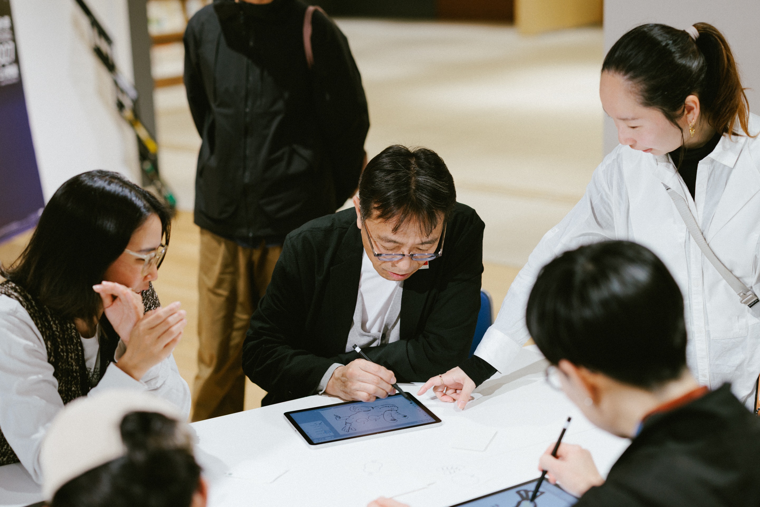 ②こんな学校あったらいいな ─ ペンタブレットを使って学校を変身させよう