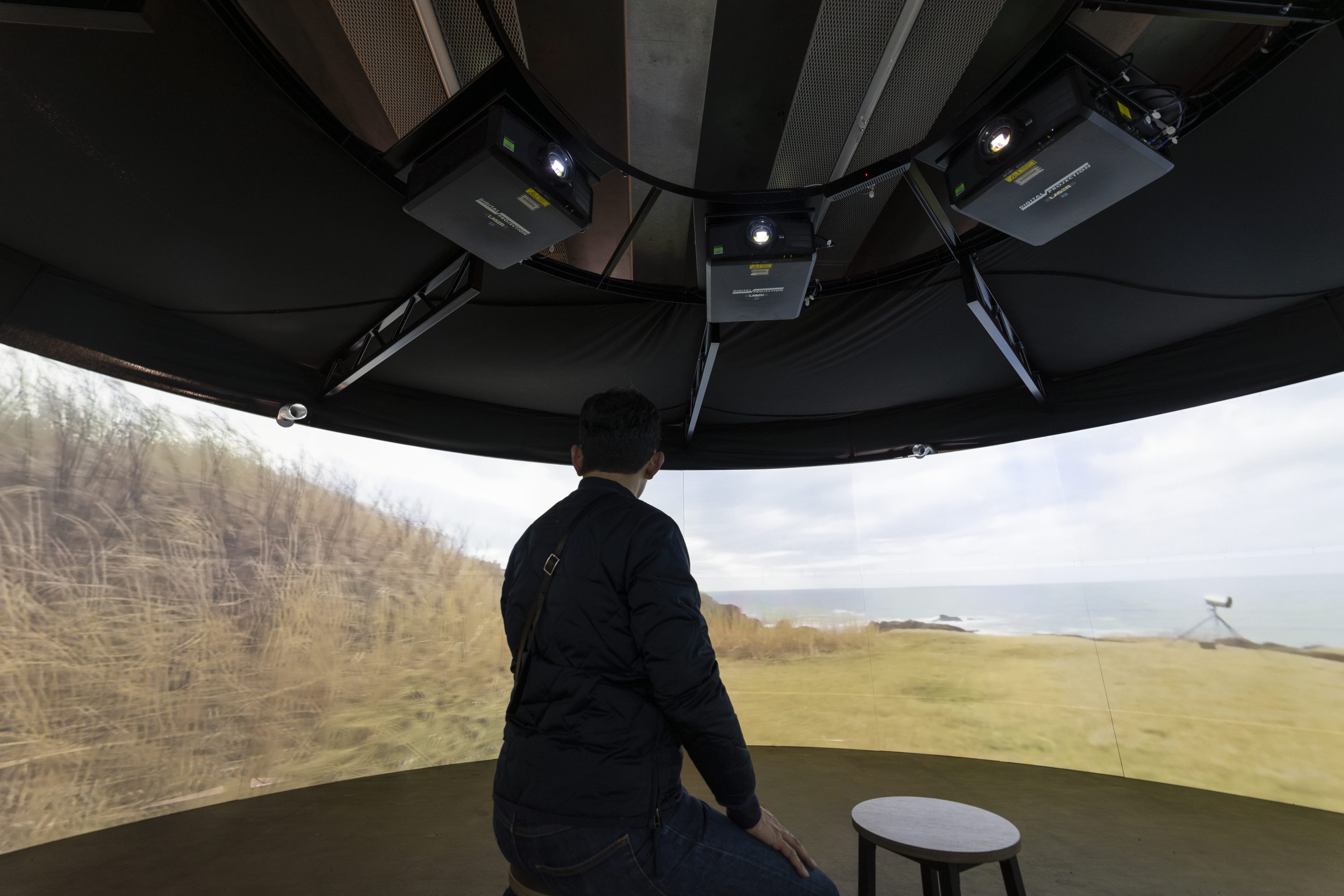 Reflected Phase 4｜Virtual Ground, Photo by KUSUMI Erika