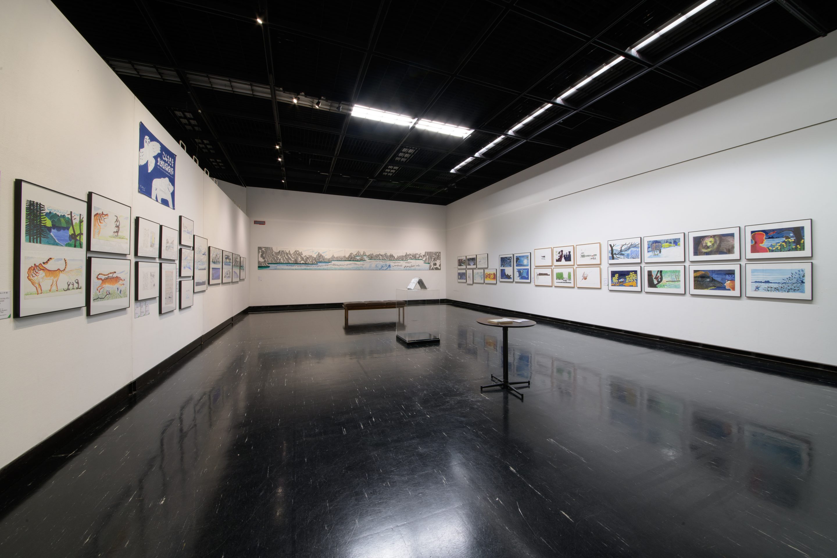 あべ弘士 北海道立近代美術館での展示風景, Photo by KOMAKI Yoshisato