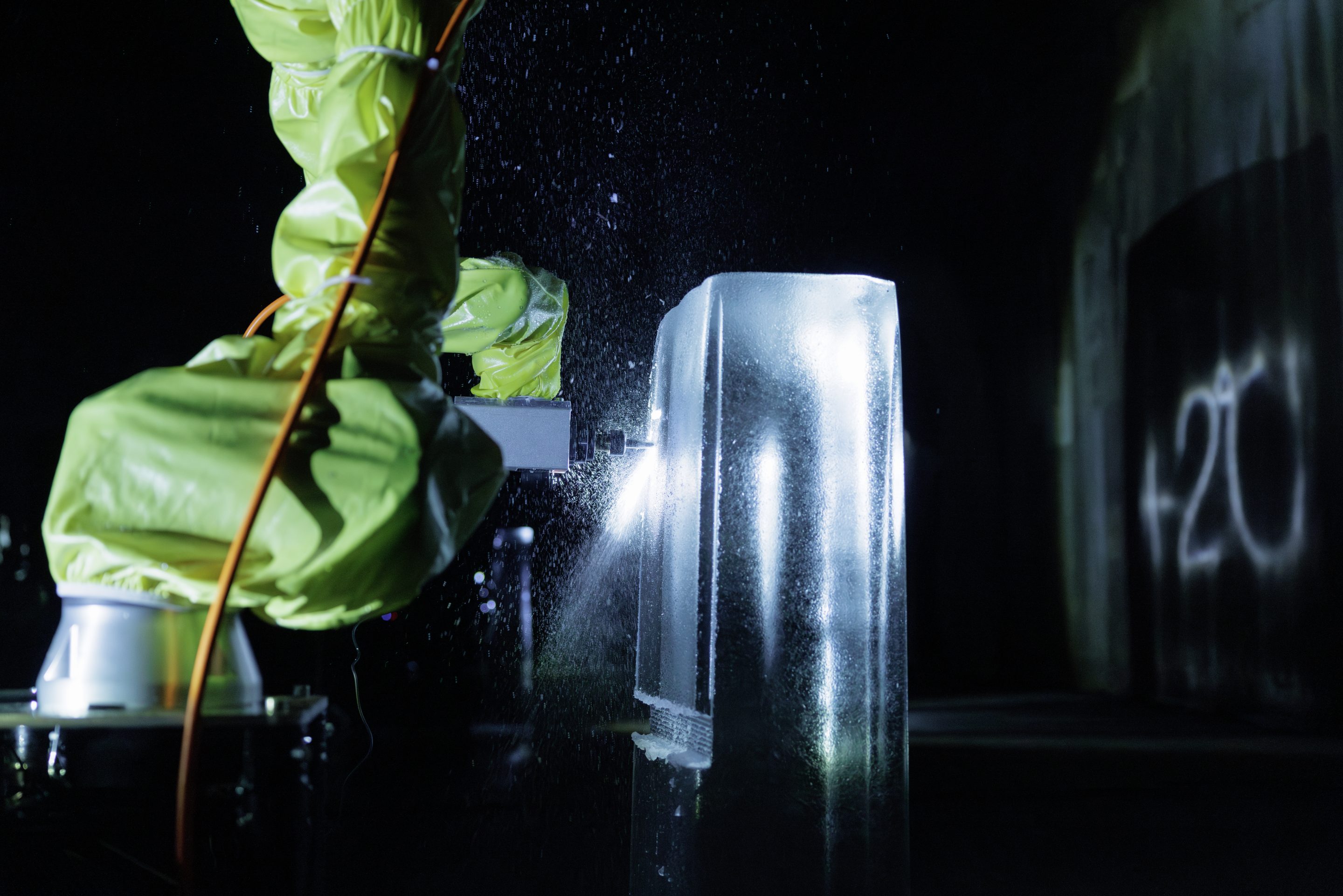 ユッシ・アンジェスレヴァ+AATB《Pinnannousu》2024, Photo by KUSUMI Erika