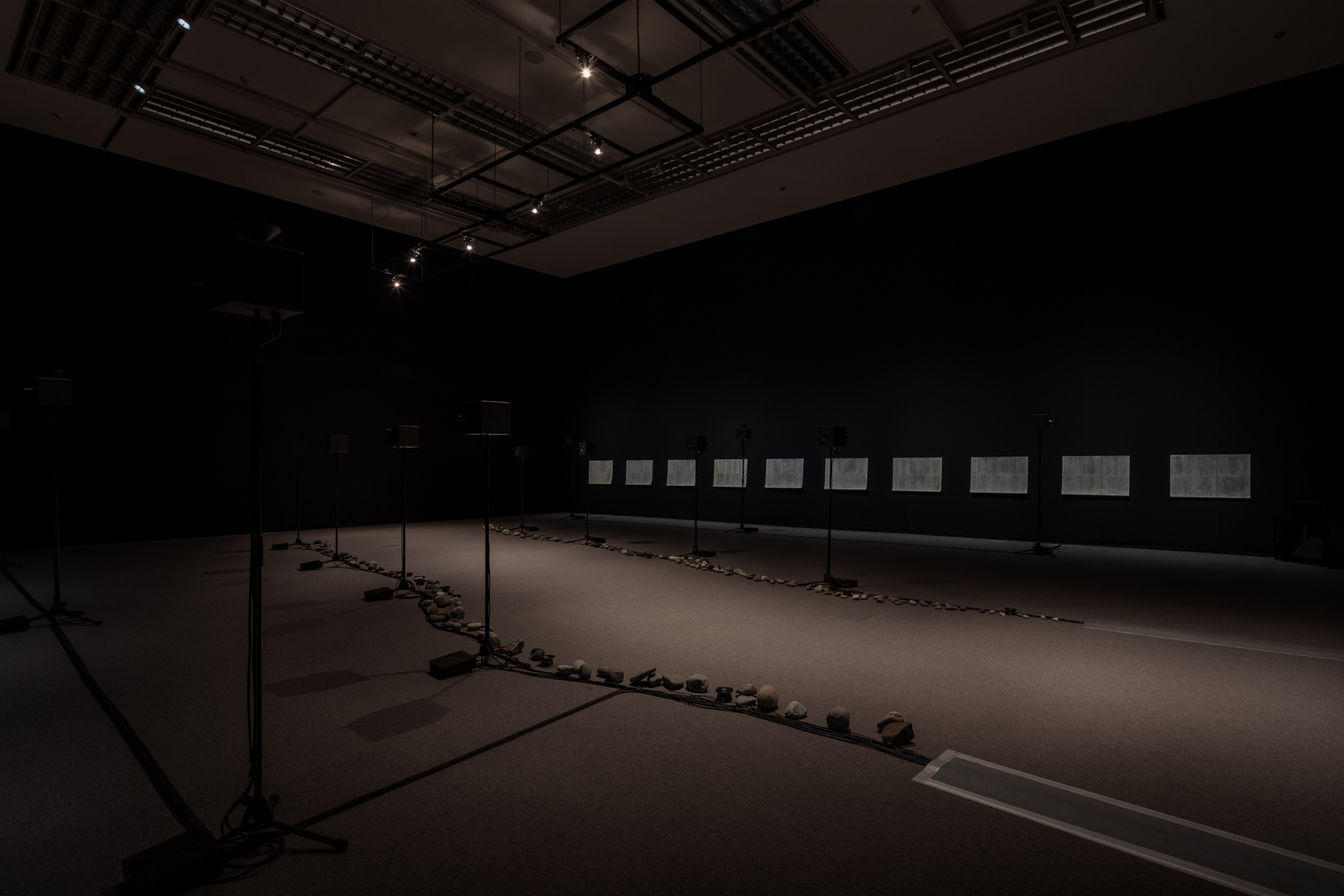 マユンキキ《クㇱ》2025　国際芸術祭「あいち2025」展示風景　©国際芸術祭「あいち」組織委員会　撮影：ToLoLo studio